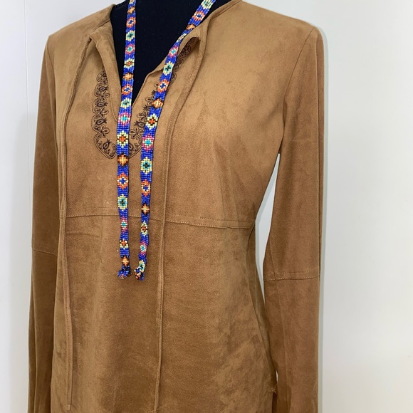 Max Studio women long sleeves blouse faux suede 
100% polyester RN# 58822 Cut# 7 - Picture 2 of 15